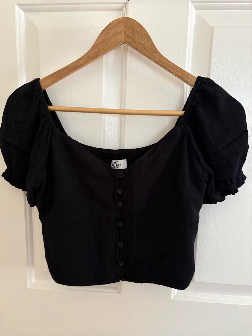 Hollister Black Puff-Sleeve Button-Front Crop Top